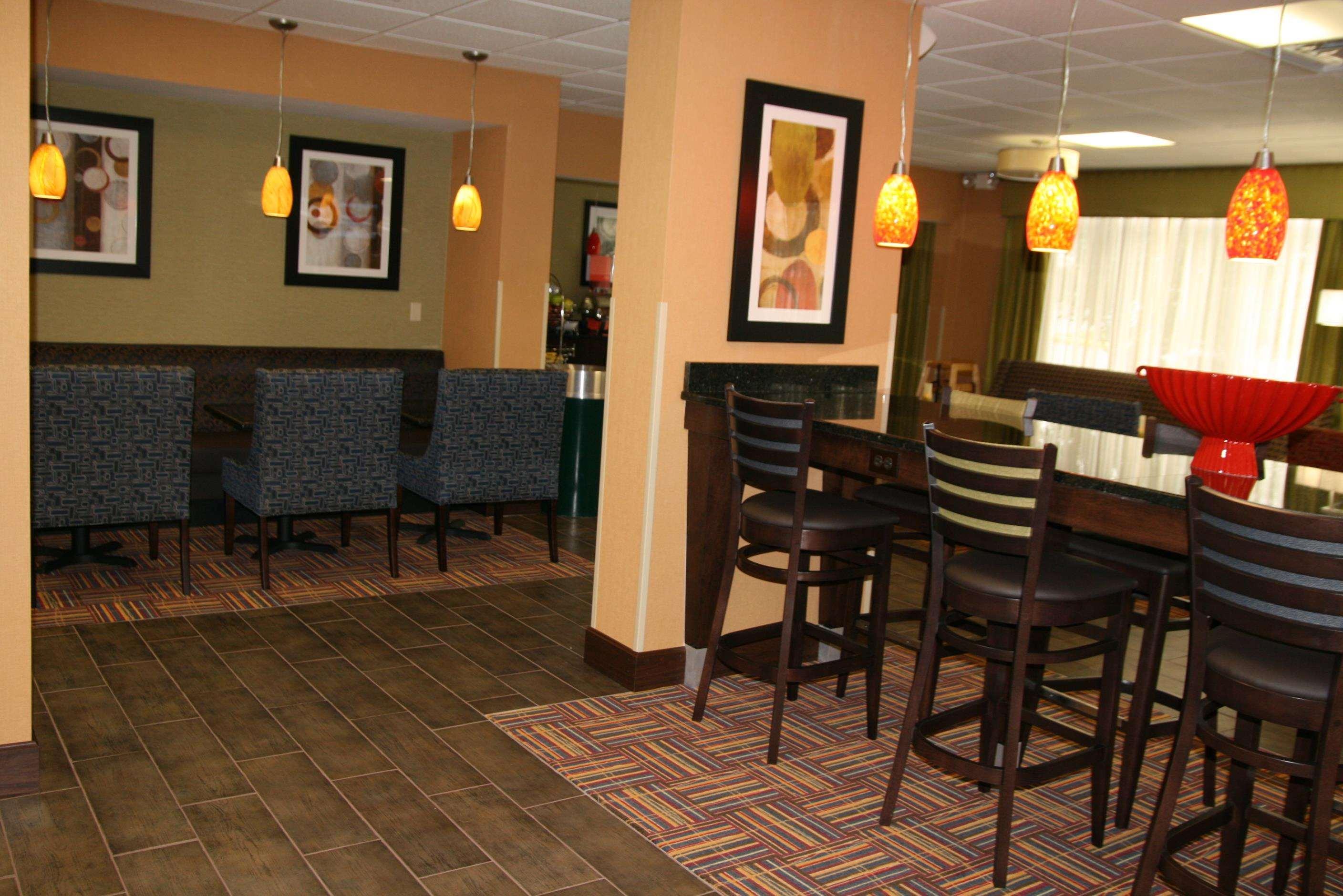 Hampton Inn Youngstown-North Exterior photo