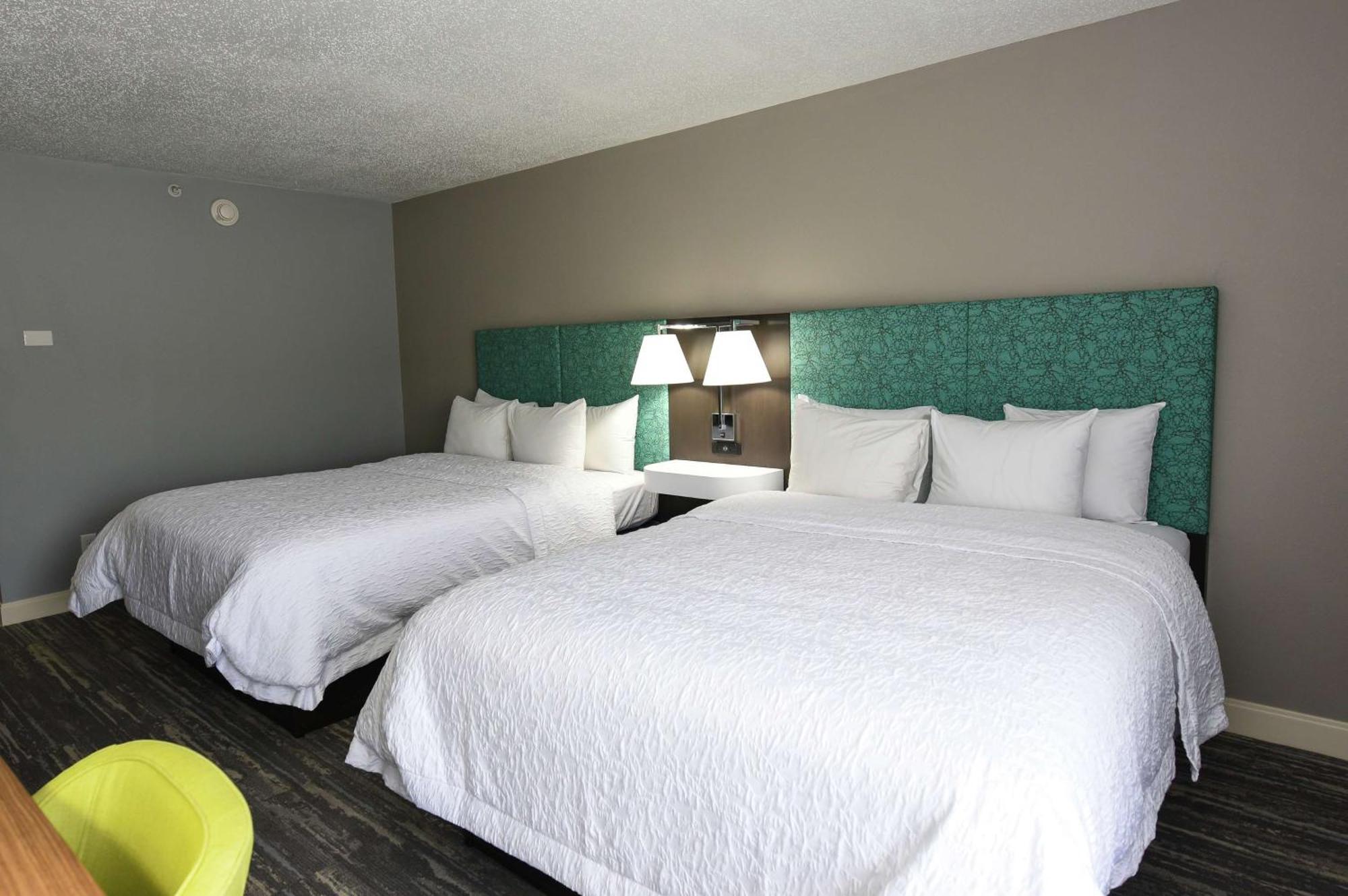 Hampton Inn Youngstown-North Exterior photo